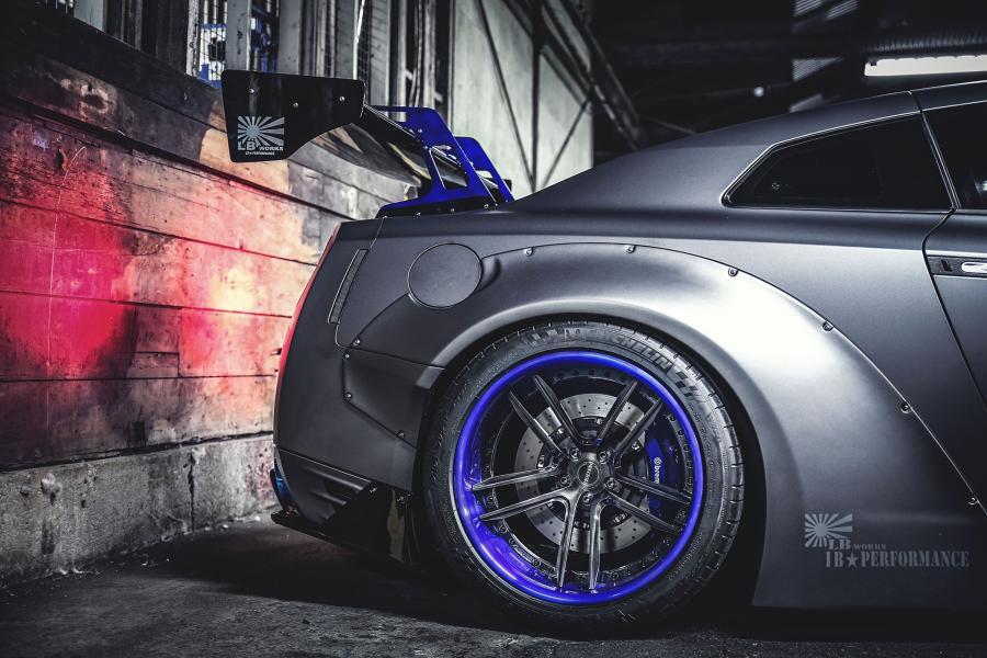  Nissan GT-R by Liberty Walk 2013 года  (фото 37 из 41)